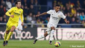 El Madrid cae en Villarreal por sus errores defensivos y un penalti polémico (2-1)