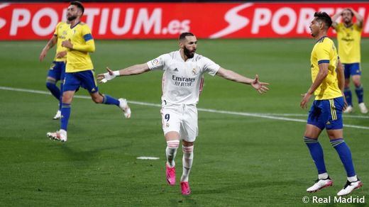 El Real Madrid, sin Superliga pero con SuperBenzema: 0-3 al Cádiz