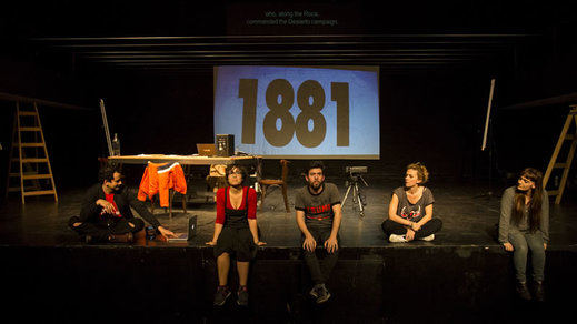 Crítica de la obra de teatro 'País clandestino': pequeñas y grandes revoluciones