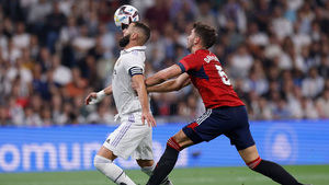 Amargo regreso de Benzema: falla un penalti y el Madrid dice adiós a su racha triunfal (1-1)