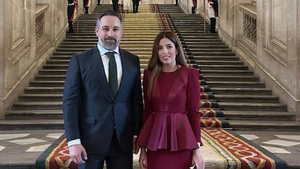 La esposa de Abascal, acusada de cobrar 60.000 euros a través de una editorial vinculada a Intereconomía