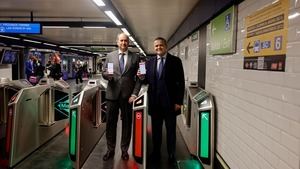 Madrid presenta la app que permite llevar el abono transporte en el móvil