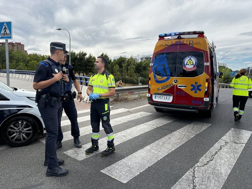 Accidente mortal de un motorista en Hortaleza (Foto: Emergencias 112 Comunidad de Madrid)

