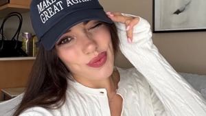Quién es Ada Lluch, la influencer española que defiende el trumpismo en Europa