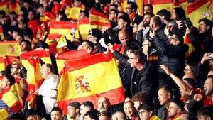 Aficionados españoles en Cornellá