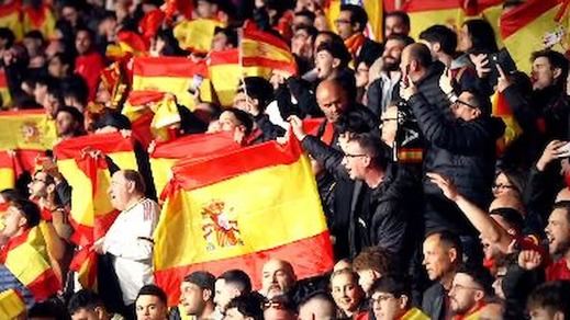 Aficionados españoles en Cornellá