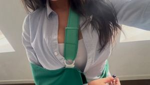 Sarah Santaolalla, herida tras una supuesta agresión de Vito Quiles: terminó con cabestrillo