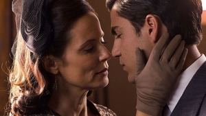 Aitana Sánchez Gijón y Maxi Iglesias en Velvet