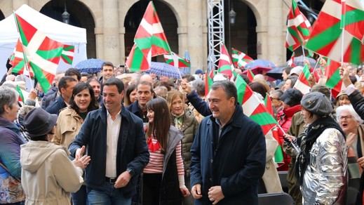 Imanol Pradales y Aitor Esteban, en el Aberri Eguna