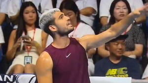 El enfado de Alcaraz con un juez de silla antes de ganar el torneo de Tokio se hace viral