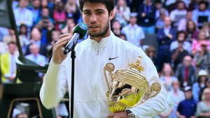 Alcaraz apela a la épica y se impone a Djokovic para ganar su primer Wimbledon
