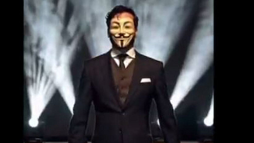 Alvise Pérez como V de Vendetta