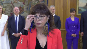 El primer momento viral de la nueva ministra de Igualdad, Ana Redondo, al jurar el cargo
