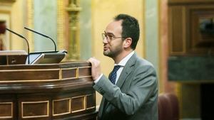 El socialista Antonio Hernando admite ante el juez una reunión con Leire Díez en Ferraz