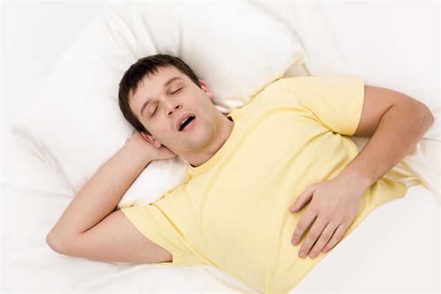 El Hospital de Manzanares advierte sobre el impacto de la apnea del sueño en la salud