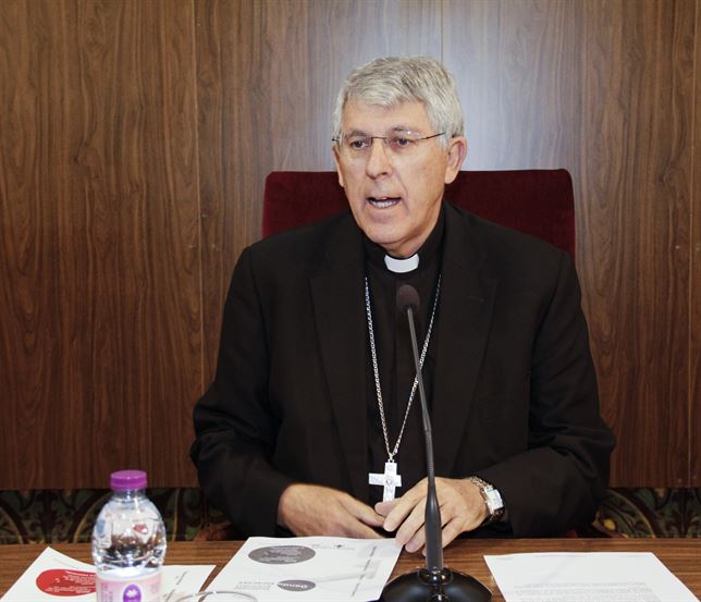 El arzobispo de Toledo trasladado a planta tras evolucionar 'favorablemente' la úlcera que padece