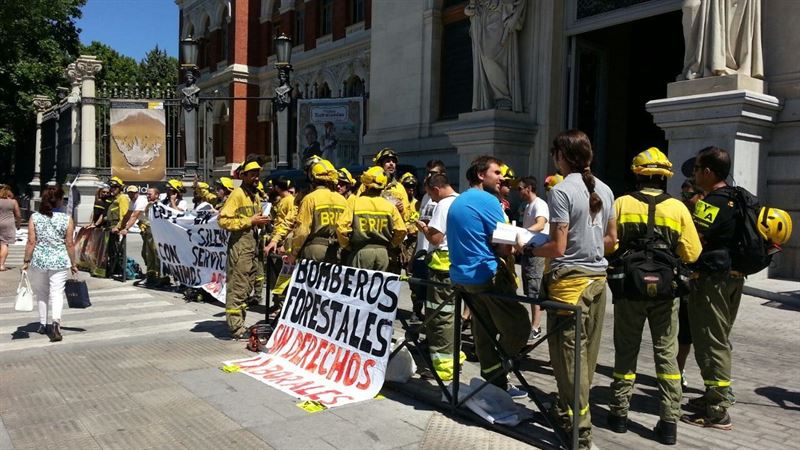 Las Brigadas de Refuerzo de Incendios Forestales inician una huelga