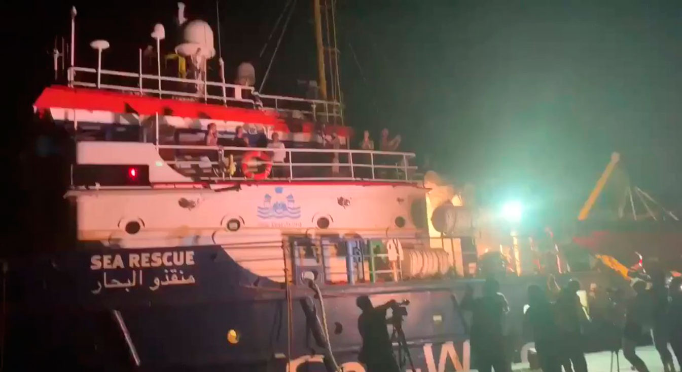 Salvini detiene a Carola Rackete, capitana del ‘Sea-Watch 3’, tras rescatar a más de 40 náufragos