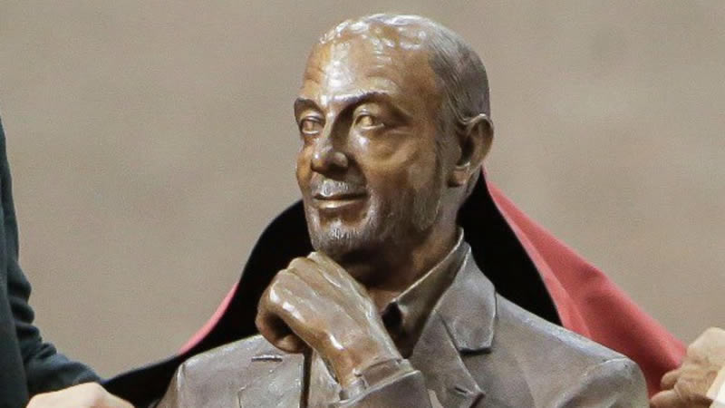 El busto de Rubalcaba descubierto en el Congreso del PSOE