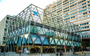 CaixaBank abre 'all in one' Madrid para ofrecer una experiencia financiera única a más de 27.000 clientes