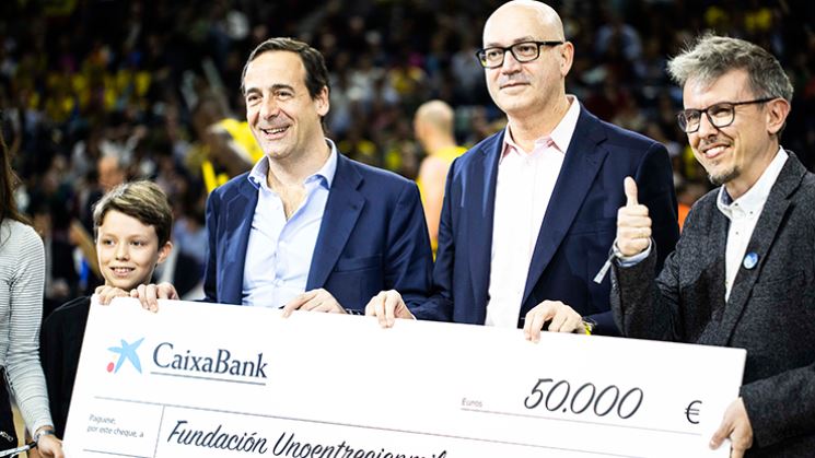 CaixaBank y El Corte Inglés donan 50 mil euros para luchar contra el cáncer infantil