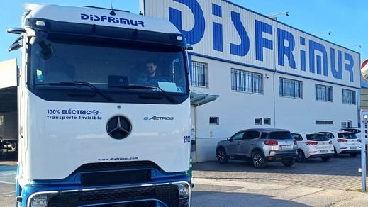 Camión eléctrico en la sede de Disfrimur