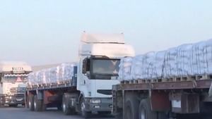 Comienza a entrar la ayuda humanitaria en Gaza tras la entrada en vigor del alto el fuego