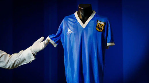La camiseta de Maradona con la que ganó a Inglaterra, vendida por más de 9 millones de dólares