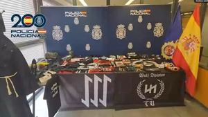 La Policía desarticula la primera célula terrorista ultraderechista y neonazi en España