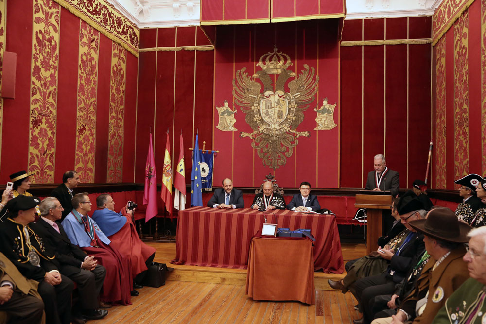 Toledo acoge el nombramiento de los socios de honor de la Cofradía del Queso Manchego