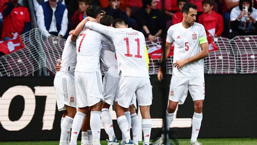 La España de Luis Enrique consigue ganar a Suiza (0-1) pero aburre hasta a las ovejas