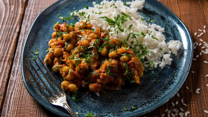 Curry de garbanzos y espinacas