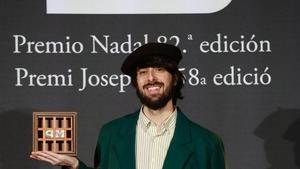 David Uclés gana el Premio Nadal con la novela 'La ciudad de las luces muertas'