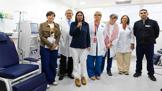 Delcy Rodríguez, en su visita al Hospital Clínico Universitario de Caracas
