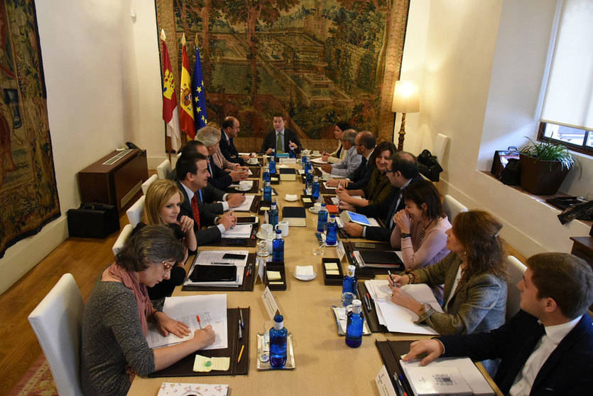 Castilla-La Mancha aboga por abordar 'urgentemente' la financiación local