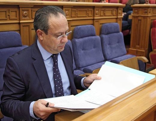 Aprobada la ley que prolonga el servicio activo de los funcionarios de la Junta