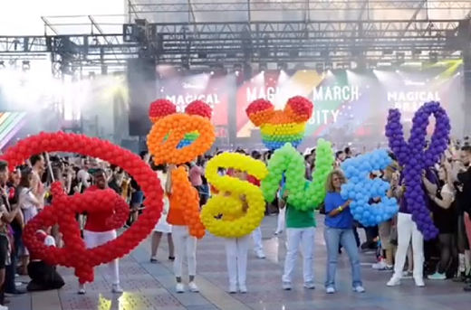 HazteOir exige que Disney deje de celebrar el Orgullo LGTBI en sus parques de atracciones