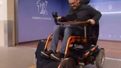 Echenique atropellando a ElXokas en un vídeo creado con IA