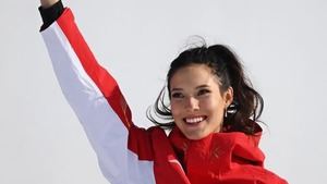 La atleta Eileen Gu, nacida en EEUU, se hace viral tras competir con China