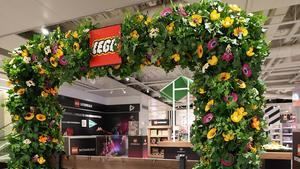 El Corte Inglés instala pop-ups de LEGO en cinco ciudades con motivo de San Valentín