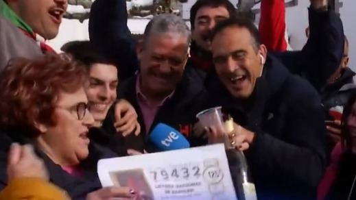 Celebración del Gordo en Villamanín