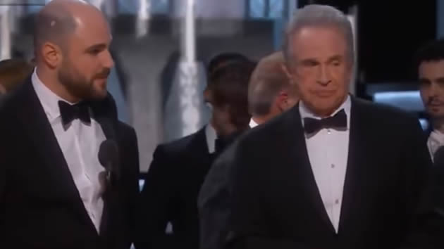 El épico error en el premio Oscar a Mejor Película: de 'La La Land' a 'Moonlight' (vídeo)