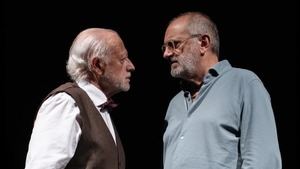 Crítica de la obra de teatro 'Esencia': el Lenguaje y la Realidad (con mayúsculas)
