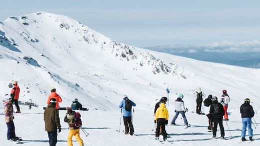 Esquiadores en Sierra Nevada