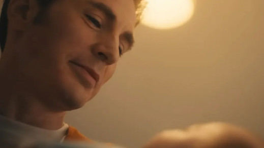 Chris Evans, como Steve Rogers