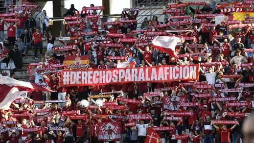 Protesta de los aficionados y socios del fútbol español para reclamar derechos en un partido