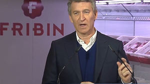 Nuevo lápsus de Feijóo: visita la empresa Fribin y la llama "Brifín" 8 veces