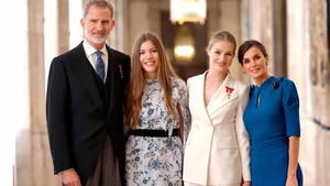 La Casa Real comparte su tradicional felicitación navideña con una imagen de los 18 años de Leonor