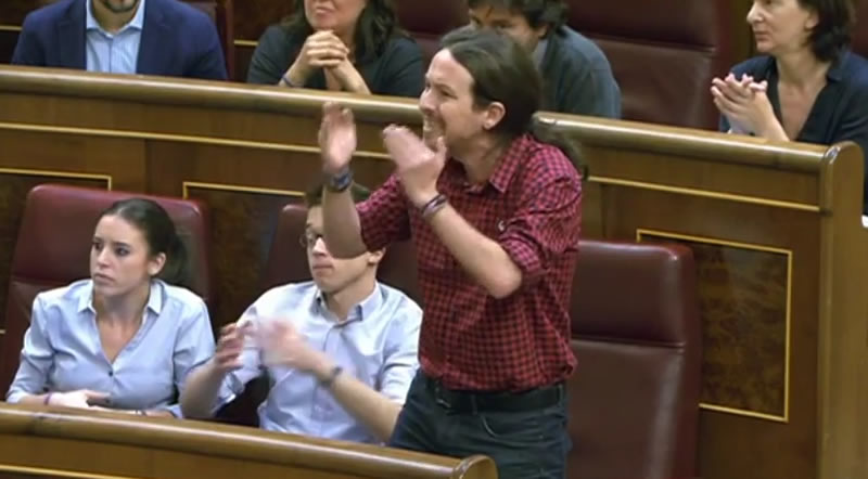 El vergonzoso último Pleno que acabó a gritos entre Hernando (PP) y Pablo Iglesias