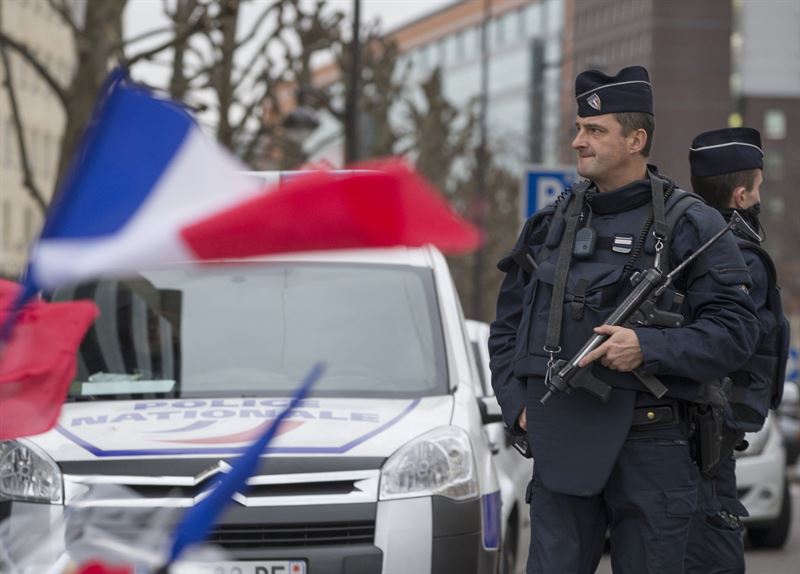 París anuncia la "plena movilización del Estado"